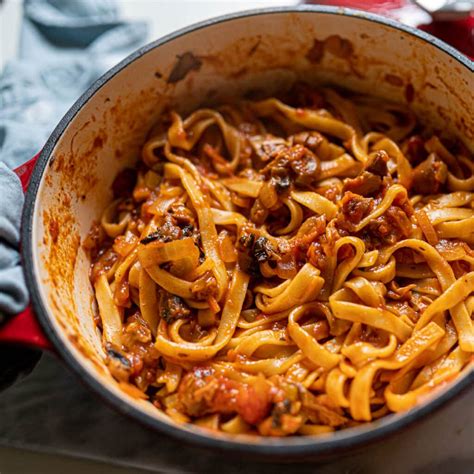 Creamy Chicken And Mushroom Tagliatelle Skinny Spatula