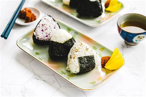 How To Make Onigiri Japanese Rice Balls Ultimate Guide Okonomi