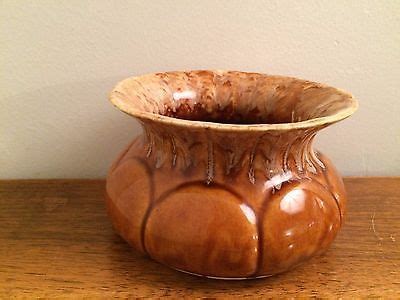 Il faudra arroser abondamment en préférant quelques gros. Authentic Brush McCoy Pottery Melon Planter Pot with ...