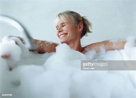 Mature Woman Bath Bildbanksfoton Och Bilder Getty Images