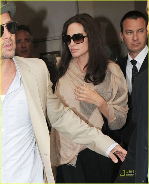 Angelina Jolie Expecting Fraternal Twin Girls Photo 1132881 Photos