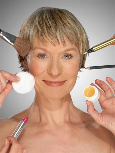 10 Beauty Tips From A Makeup Artist Who Works With Women Over 40