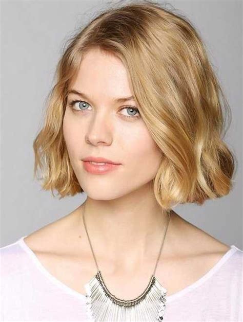 However, we're here to tell you don't need super long hair to have an array of styling options, and you don't need a short pixie to slay a statement style. Chin Length Hairstyles 2016 for Cool Look
