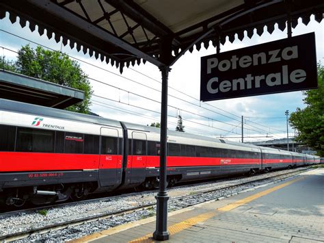 Maybe you would like to learn more about one of these? Frecciarossa in Basilicata, Trenitalia frena l'entusiasmo ...
