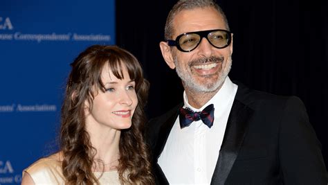 Jeff Goldblum 61 Engaged To Girlfriend Emilie Livingston 31 CBS News