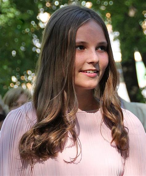 She has a younger brother, prince sverre magnus. Nouvelles sculptures au parc Princesse Ingrid Alexandra ...