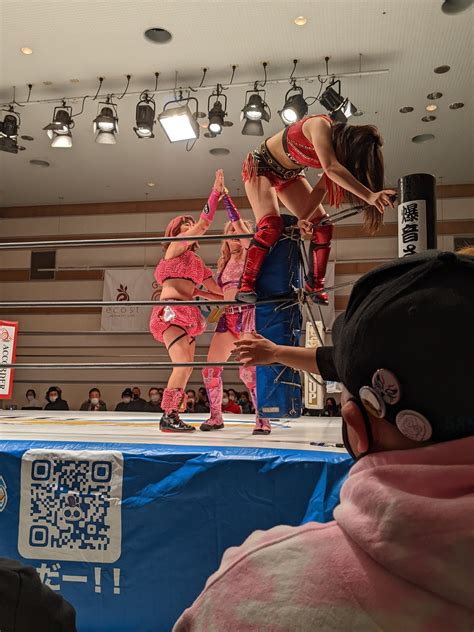 [wave] Pink Elbow Sakura Hirota And Haruka Umesaki Unleash A Brutal New Move On Riko Kawahata