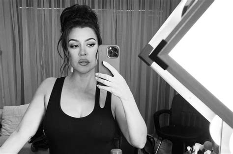 Kourtney Kardashians Pregnancy Journey Unveiled On Instagram Rshowbizworld