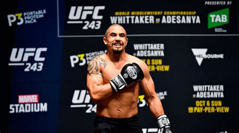 Espn+ • fifa world cup qualifiers. Robert Whittaker vs. Paulo Costa "headlined" UFC evenement ...