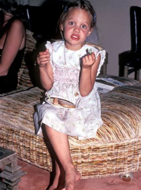 Aw When They Were Young 27 Photos Angelina Jolie Young Angelina