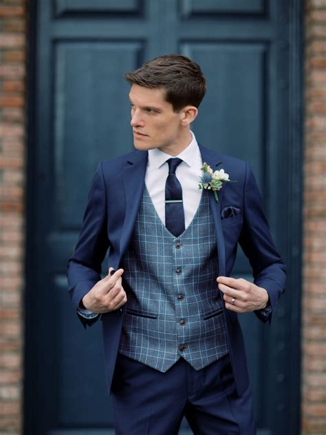 Stylish Suit Ideas For Modern Grooms Wedding Outfit Men Wedding