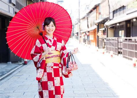 mujer japonesa en un kimono tradicional vestimenta en kyoto japón asia fotografía de stock