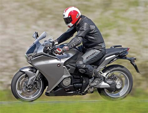 Motorcycles with automatic transmissions come in a variety of flavors but for the most part they are as simple there are certain nuances to riding motorcycles with automatic transmissions though. Should Motorcycles Be Equipped With Automatic ...