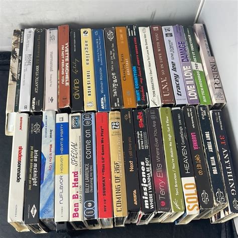 Vintage Accents Vintage Cassettetape Case Lot Tapes Assorted Whitney Houston Tracey Lee