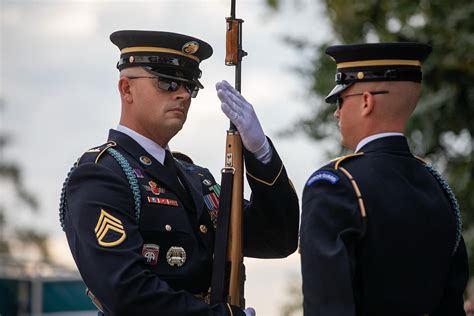 Usamu’s Sgt 1st Class Alexander Deal Reflects On His Time At The Tomb Of The Unknown Soldier
