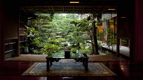 Staying at a ryokan is one of the best ways to discover the extremely rich and diverse japanese culture. 9 Luxury Experiences Only in Tokyo | Coto Japanese Club