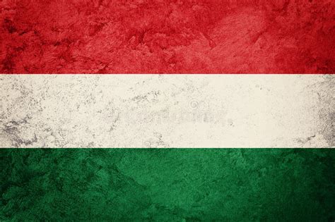 Bandeira oficial fabricada em processo de estampa digital de alta resolução, tecido euroflag 100% poliéster composto por fio brilhoso de alta resistência que. imagens de stock Bandeira De Grunge Hungria - Baixe 85 ...