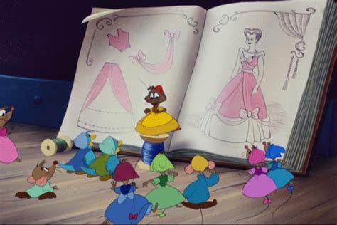 Christmas isn't complete without watching the poorly dubbed version of tre nøtter til askepott. Work Song | Wiki Disney Princesas | FANDOM powered by Wikia