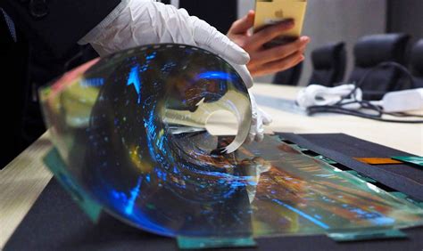 Graphene Is The Key To Tougher Flexible Oled Displays