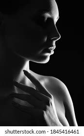 Woman Silhouette Photography Black And White This Photo Series Examines The Ways In Which