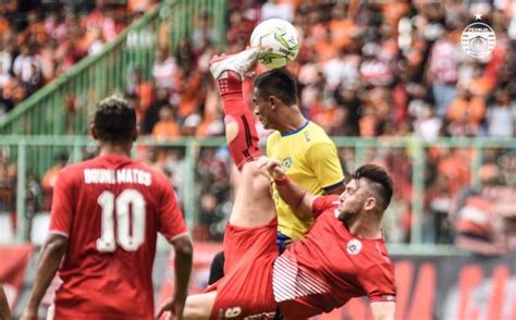 May 31, 2021 · persija memang tengah mencari nama anyar setelah, yang terkini, mereka melepas sandi sute dan heri susanto ke persis solo. Persija Bantai Kepri Jaya di Leg Pertama 32 Besar Kratingdaeng Piala Indonesia 2018 : Okezone Bola