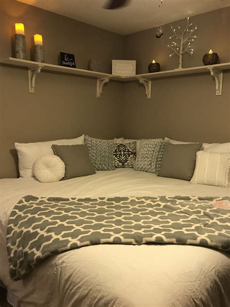 Bedroom Design With Bed In Corner In 2020 Small Room Bedroom Remodel
