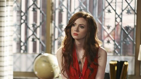 See Karen Gillan In Super Tight Jeans Doing A Goofy Dance In A Hotel Room