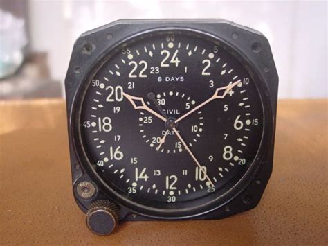 World War 2 Era Waltham Cdia Aircraft Clock 8 Day Clock Ebay