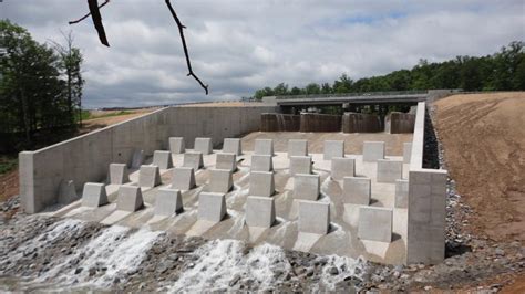Lake Holiday Dam Concrete Spillway Reconstruction C William Hetzer Inc