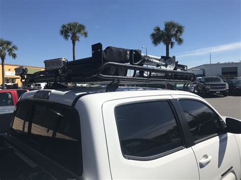 Hi Lift And Shovel Added To The Roof Rack Toyota Tacoma Toyota