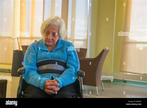 Nursing Home Elderly Hi Res Stock Photography And Images Alamy