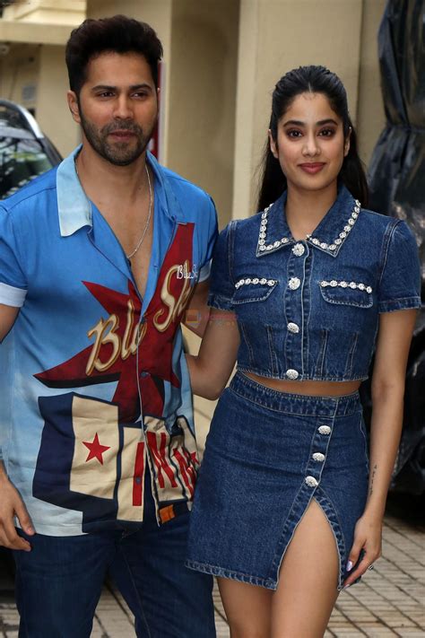 Janhvi Kapoor Varun Dhawan Promote Movie Bawaal At Pvr Dynamix Mall In Juhu On 16 July 2023