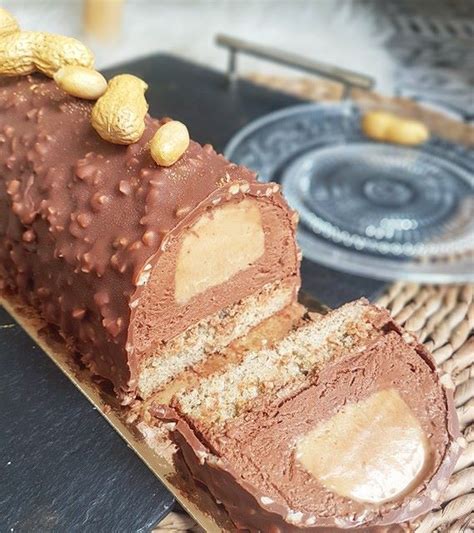 Bûche chocolat crémeux praliné amande-cacahuètes ou classique
