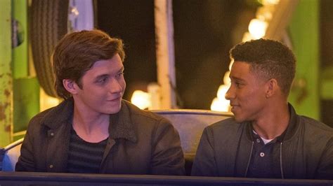 'Love, Simon' Wins Best Kiss at MTV Movie & TV Awards, Keiynan Lonsdale