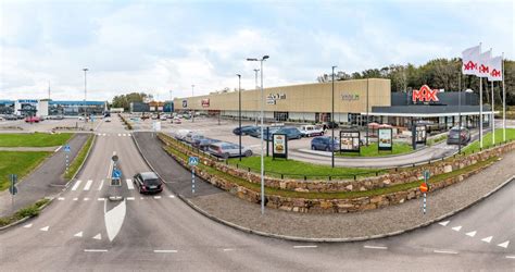 Последние твиты от varbergs kommun (@varbergskommun). Stadium Outlet till Lugnetrondellen i Varberg | Aspelin ...