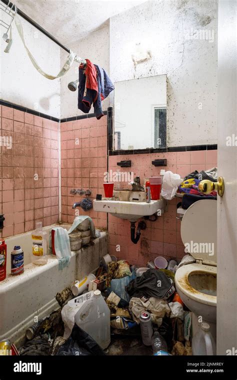 A Filthy Apartment Bathroom Inside A Hoarders Apartment This Building