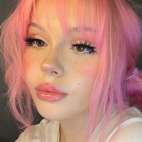 Girl With Pink Hair Up Girl Pink Haired Girl Cool Makeup Looks