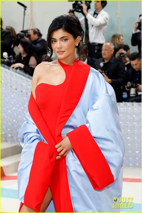 Kim Kardashian Kylie And Kendall Jenner Hit The Met Gala 2023 Carpet