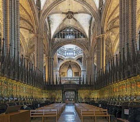 Cathédrale De Barcelone Son Cloître Et Ses Oies En Mémoire De St
