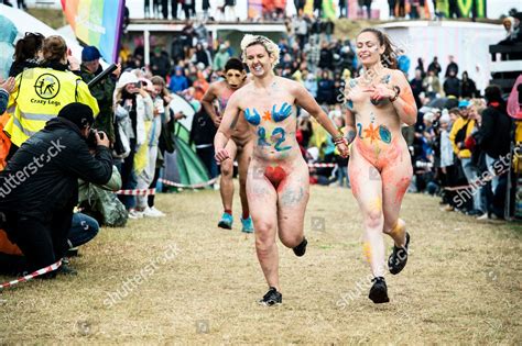 Festivalgoers Take Part Naked Run Roskilde photos éditoriales de stock Images de stock