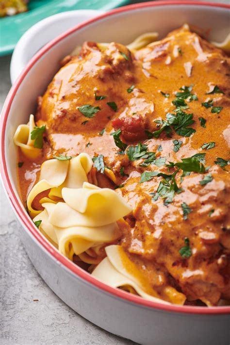 Chicken Paprikash Recipe Classic Hungarian Dish — The Mom 100 Recetas Con Pollo Comida Bebida