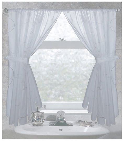 Looking for small bathroom ideas? Tips & Ideas for Choosing Bathroom Window Curtains (WITH ...