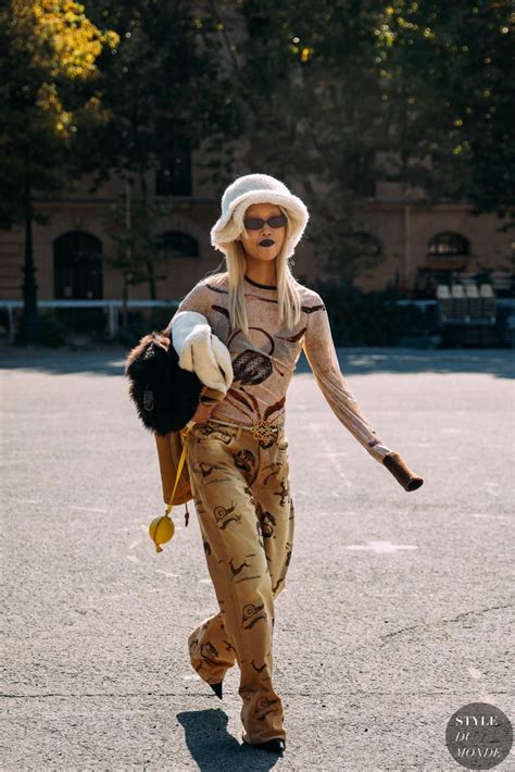 Paris Ss 2023 Street Style Vanessa Hong Style Du Monde Fashion