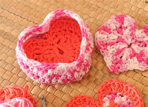 Free Valentine Face Scrubbies Crochet Pattern