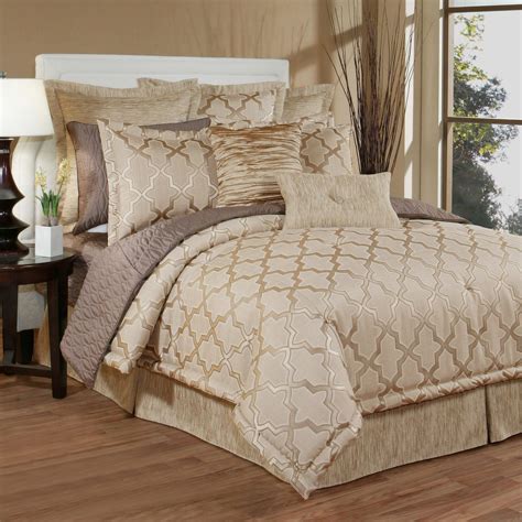 Quartz Quatrefoil Trellis Comforter Bedding