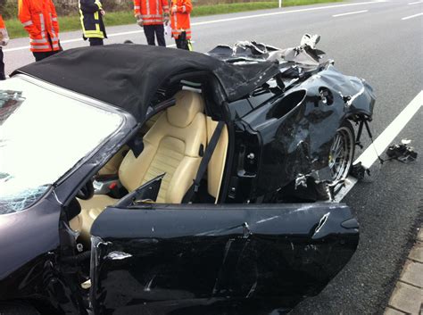 Car Crash Ferrari 360 Spider Wreck Causes Collateral Porsche Panamera