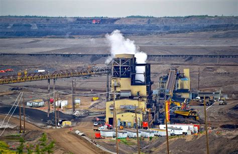 Review Of Canadas Oil Sands Faults Government Oversight The New York