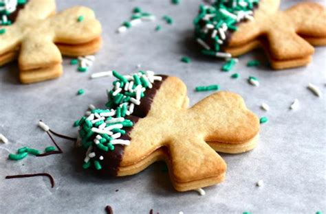 Find 50 christmas cookie recipes and ideas for holiday baking! Foodista | Bomb Bailey's Shamrock Cookies