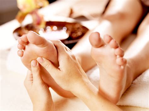 7 Amazing Benefits Of Foot Massage And Ways To Massage Your Feet With Different Tools Onlymyhealth