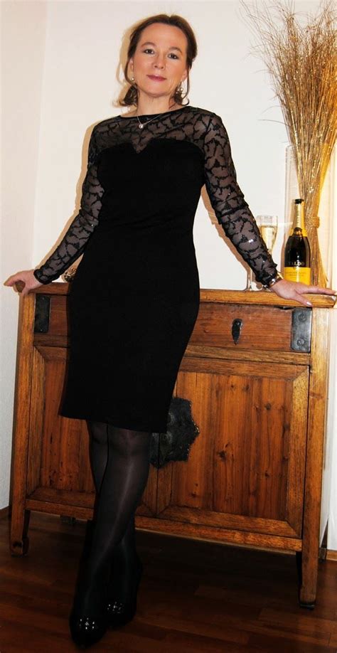 christmas party in a wallis little black dress lady of style fashion 40 fashion women